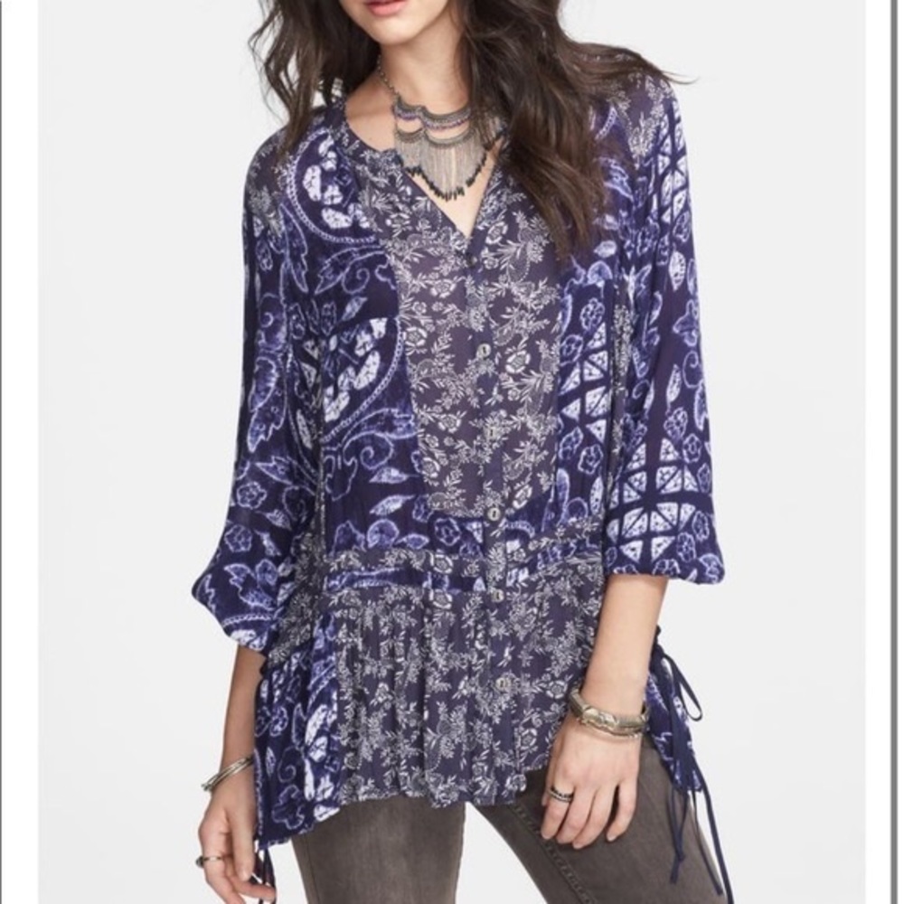 Free People Boho Ratio Indigo Printed Button Down Tunic Blouse size XS EUC - Picture 2 of 11